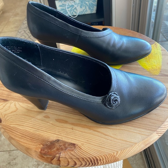 David Tate Kelly Pump - Nappa Leather w/Rose - Picture 5 of 8